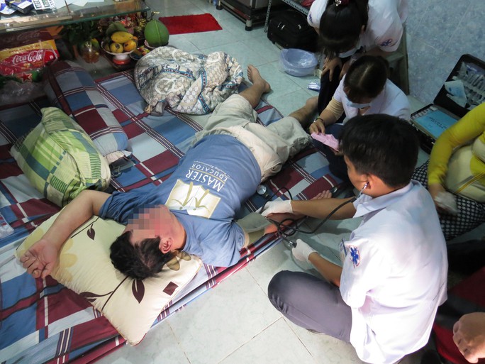 Căng mình chặn tay thần chết ngày 30 Tết - Ảnh 7.