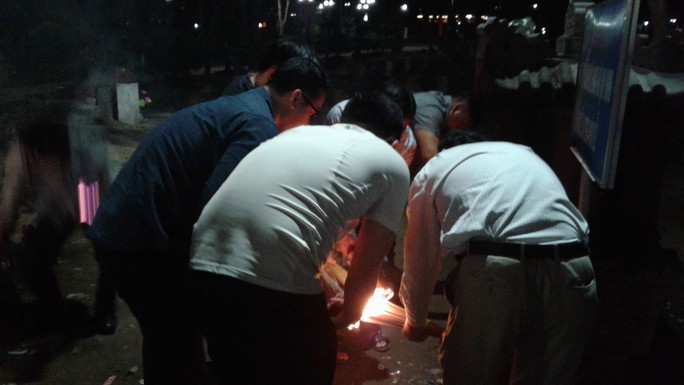 Đầu năm, tấp nập người viếng mộ chị Sáu và tham quan nhà tù Côn Đảo - Ảnh 3.