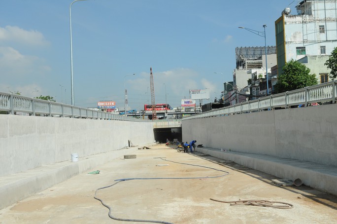 Thông xe 1 nhánh hầm chui An Sương vào ngày 14-3 - Ảnh 1.