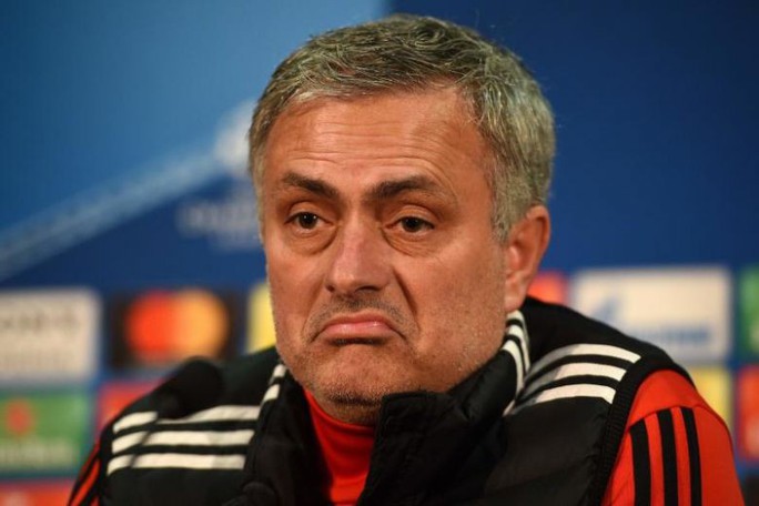 Mourinho khẩu chiến Frank de Boer vì Rashford - Ảnh 1.