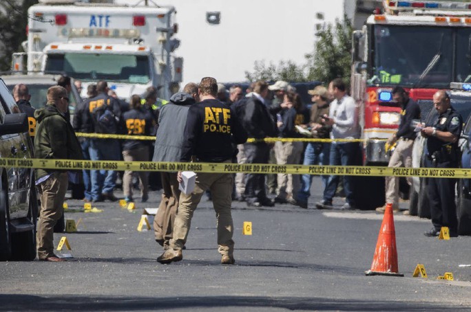 Mỹ: Texas hoảng loạn vì hàng loạt vụ bom cài trong gói hàng - Ảnh 2.