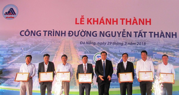Đà Nẵng: Khánh thành tuyến đường Nguyễn Tất Thành nối dài - Ảnh 4.