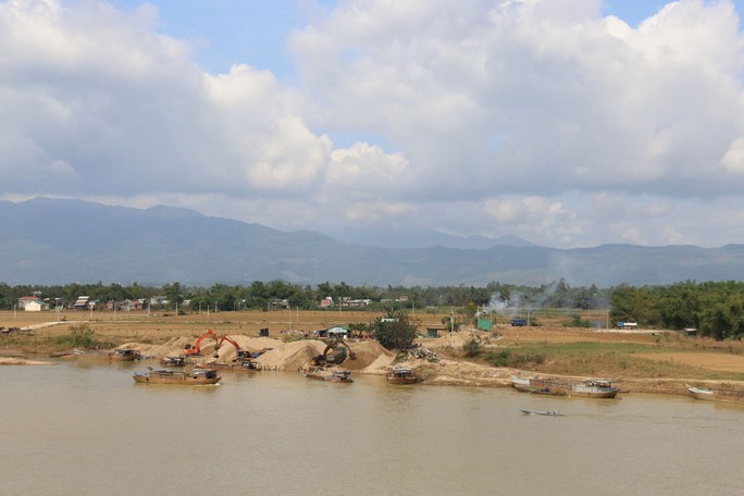 Cho khai thác để bình ổn giá cát (!?) - Ảnh 1.