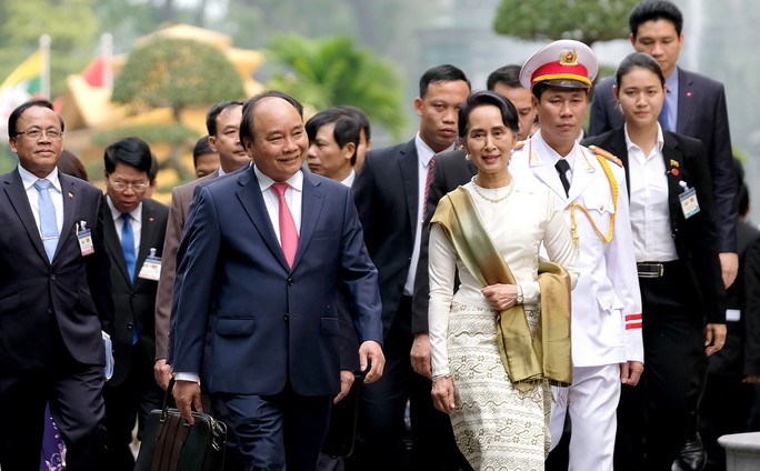Thủ tướng đón Cố vấn Nhà nước Myanmar Aung San Suu Kyi - Ảnh 2.