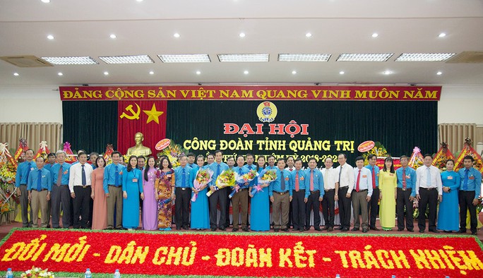 Ông Nguyễn Thế Lập tái cử chức Chủ tịch LĐLĐ tỉnh Quảng Trị - Ảnh 2.