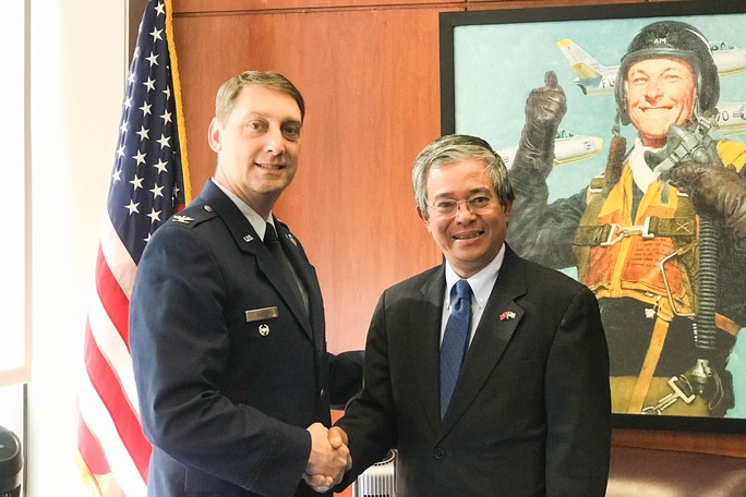 Đại sứ Việt Nam thăm Học viện Không quân Mỹ - Ảnh 1.
