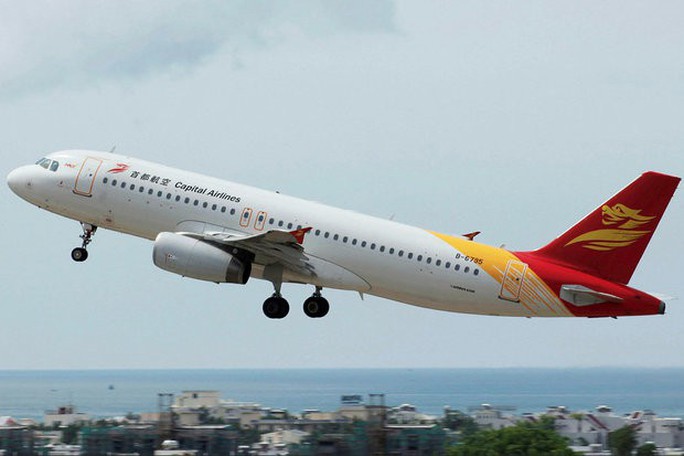 Máy bay từ Trung Quốc đến Việt Nam quay lại vì nghi nứt cửa sổ - Ảnh 2.
