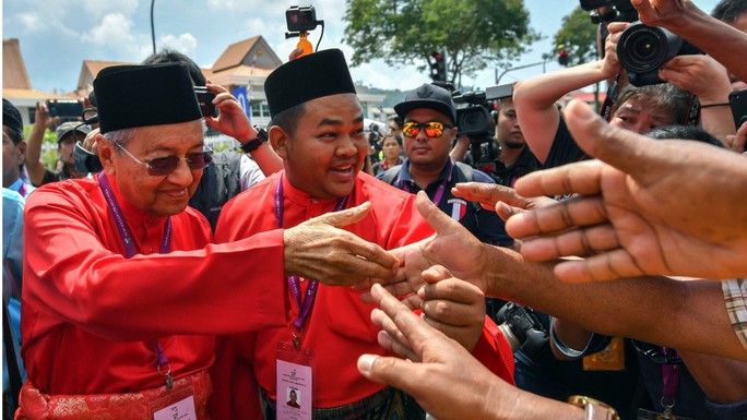 Bầu cử Malaysia: Nóng chuyện tiền Trung Quốc - Ảnh 1.