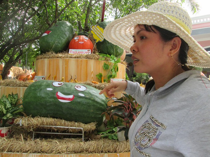 Xoài khổng lồ hút khách ở Lễ hội Trái cây Nam Bộ 2018 - Ảnh 10.