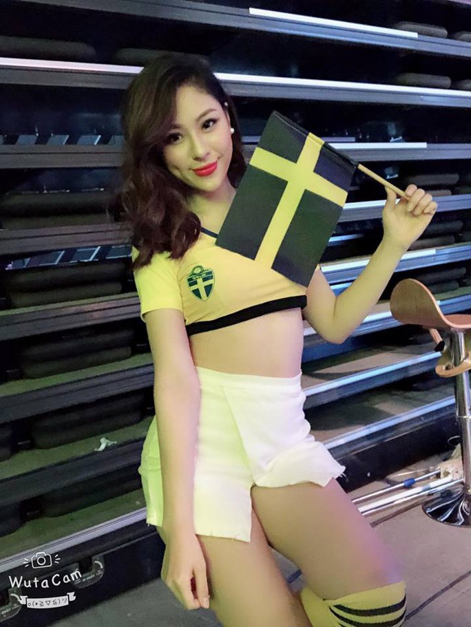 32 hotgirl Việt nóng bỏng trong sắc áo 32 đội tuyển World Cup 2018 - Ảnh 3.