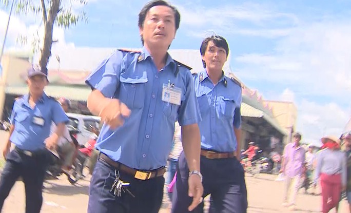 Vụ phóng viên VTV bị bảo vệ chợ dọa đánh: Người trong cuộc lên tiếng - Ảnh 2.