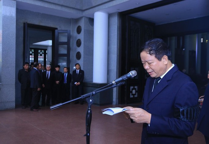 Nguyên Chủ tịch nước Trương Tấn Sang tiễn biệt GS Phan Huy Lê - Ảnh 5.