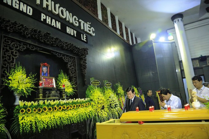Nguyên Chủ tịch nước Trương Tấn Sang tiễn biệt GS Phan Huy Lê - Ảnh 16.