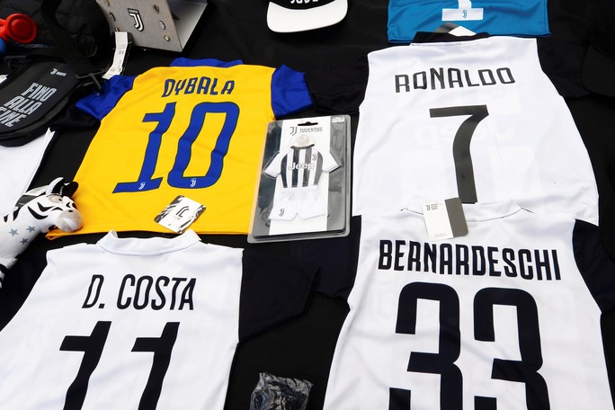 Ronaldo chính thức gia nhập Juventus với giá 105 triệu bảng - Ảnh 2.