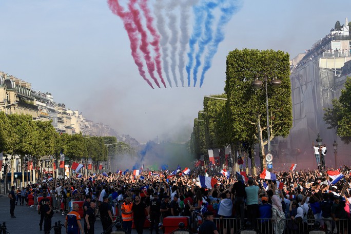 500.000 CĐV Paris xuống đường đón tuyển Pháp - Ảnh 26.
