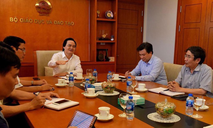 Bộ trưởng Phùng Xuân Nhạ lên tiếng vụ tiêu cực thi cử ở Hà Giang - Ảnh 2.