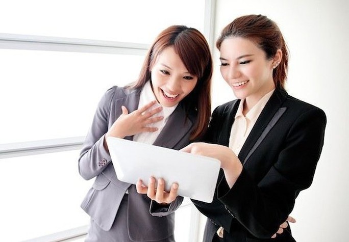 Bí quyết giúp bạn luôn được lòng sếp và đồng nghiệp - Ảnh 1.