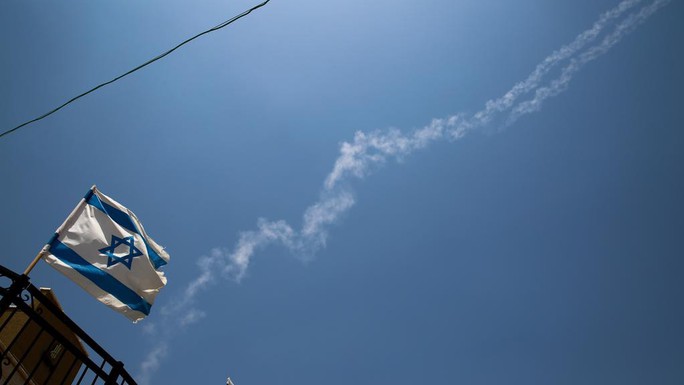 Israel tuyên bố bắn hạ tiêm kích Syria xâm nhập không phận - Ảnh 2.
