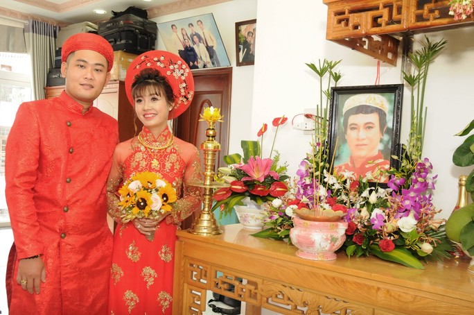 Đám cưới đầy nước mắt của con trai cố NSƯT Thanh Sang - Ảnh 1.
