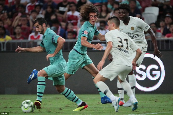 Mesut Ozil tỏa sáng, Arsenal đè bẹp PSG - Ảnh 4.
