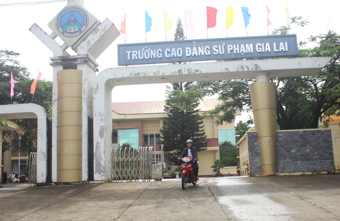 Bi hài chuyện trường Cao đẳng lấy điểm cao để... khỏi dạy - Ảnh 1.