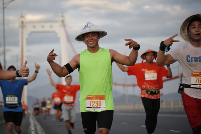 VĐV Suzaki Yuuya về nhất 42 km, cuộc thi Marathon Quốc tế Đà Nẵng - Ảnh 10.