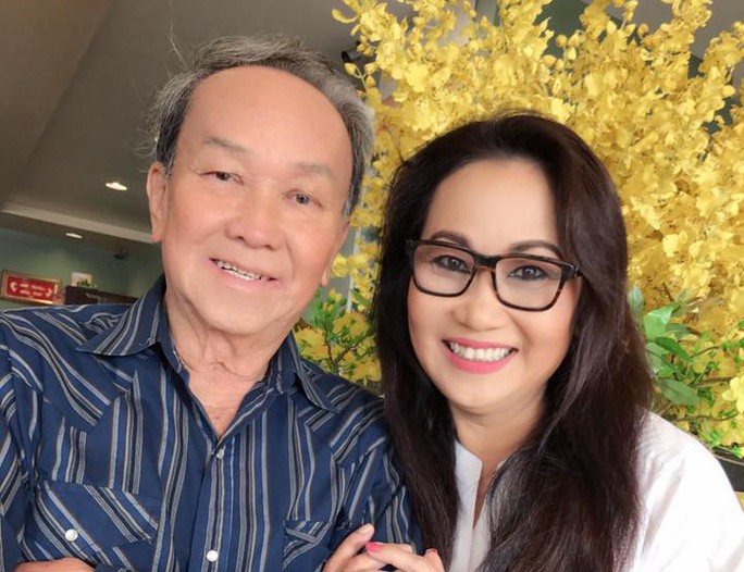 Cha của nghệ sĩ thanh hằng xin được chết trên sàn diễn