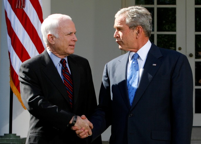 Ông John McCain muốn đối thủ đọc điếu văn tại đám tang mình - Ảnh 4.