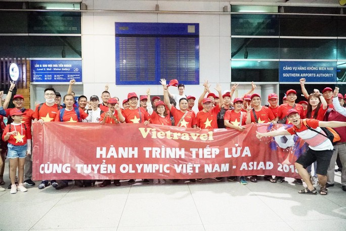 Sốt tour sang Indonesia tiếp lửa cho Olympic Việt Nam - Ảnh 1.