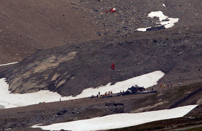 Thụy Sĩ: Hai máy bay rơi liên tiếp, hơn 20 người thiệt mạng - Ảnh 1.