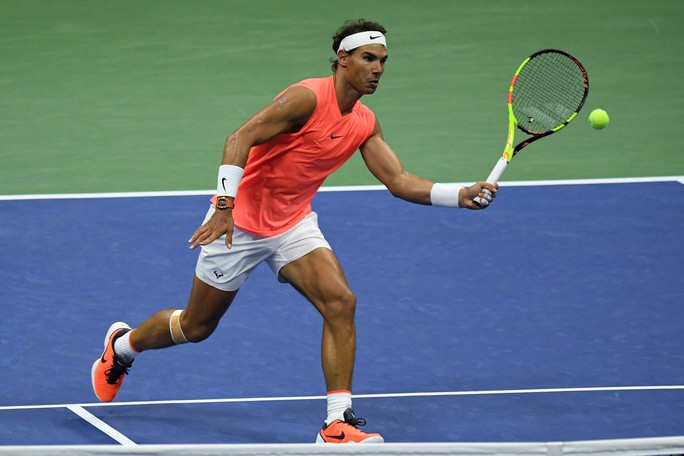 Clip: Serena Williams dễ dàng đánh bại chị gái, Nadal vất vả trước tài năng trẻ - Ảnh 6.