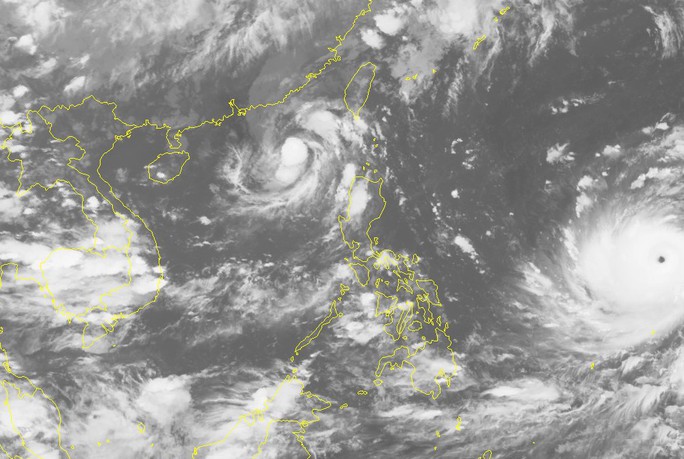Siêu bão Mangkhut “đuổi theo” bão số 5 vào Biển Đông - Ảnh 2.