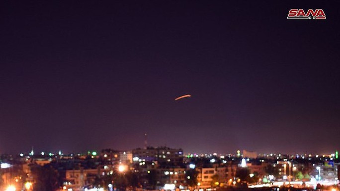Syria: Israel bắn tên lửa vào sân bay Damascus - Ảnh 1.