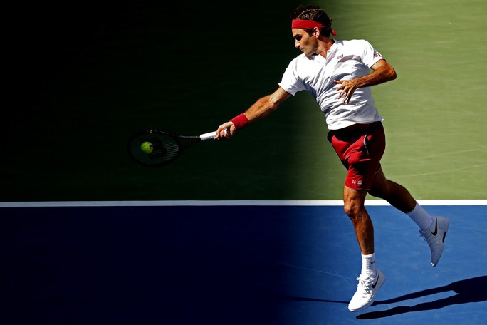 Clip: Federer, Sharapova đánh bại đàn em, vào vòng 4 US Open - Ảnh 3.