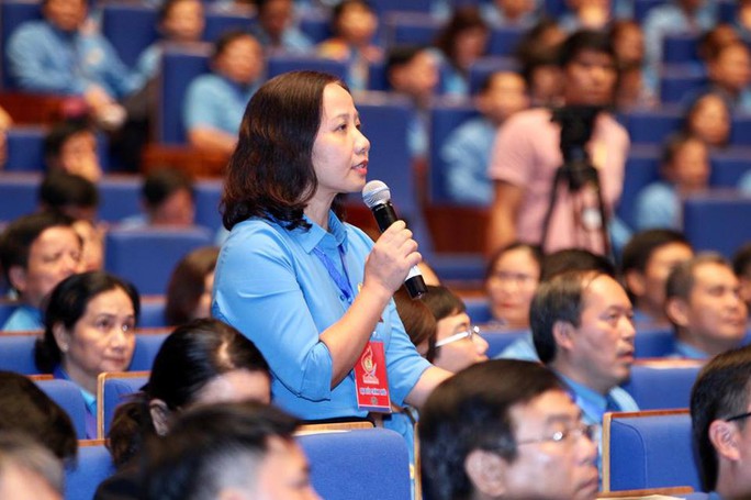 Thủ tướng Nguyễn Xuân Phúc gặp gỡ đại biểu dự Đại hội XII Công đoàn Việt Nam - Ảnh 3.