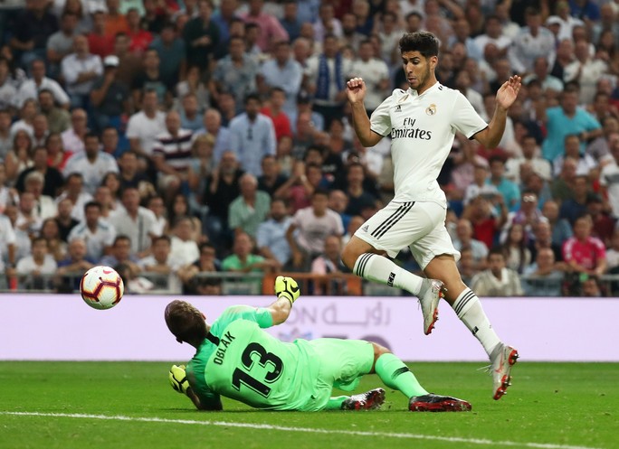 Người nhện Courtois toả sáng, Real Madrid thoát hiểm trận derby - Ảnh 5.