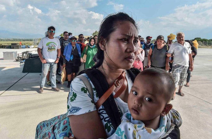 Động đất - sóng thần ở Indonesia: Số người chết có thể lên tới hàng ngàn - Ảnh 1.