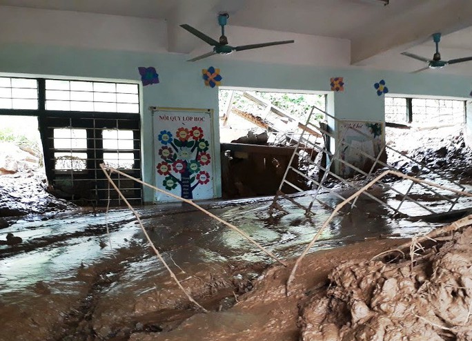Trường lớp tan hoang, ngập bùn đất trước ngày khai giảng - Ảnh 10.