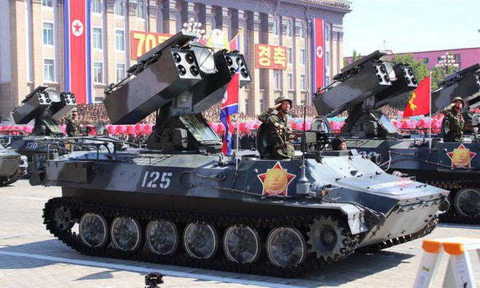 Triều Tiên nhịn khoe ICBM tại lễ diễu binh mừng quốc khánh - Ảnh 6.