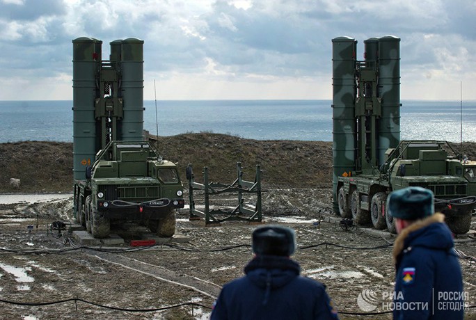 Mỹ lo ngại tên lửa S-400 của Nga ở Crimea - Ảnh 2.