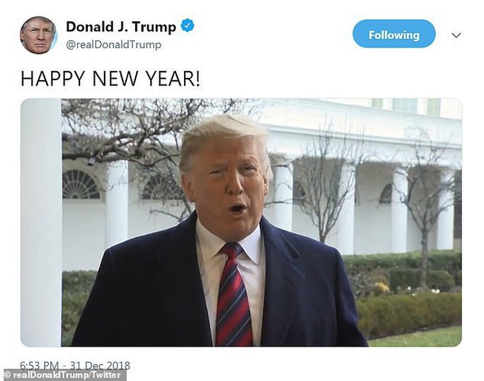 Ông Trump “than thở” trong video mừng năm mới - Ảnh 1.