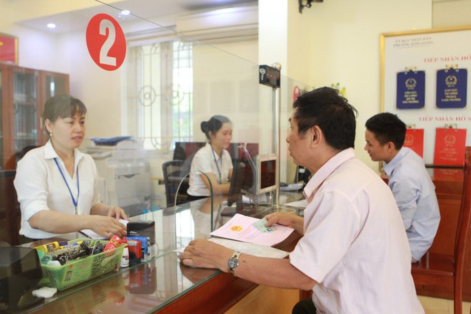 Bộ Tư pháp vào cuộc xem xét quy định cấm ghi hình tại nơi tiếp dân của Hà Nội - Ảnh 1.