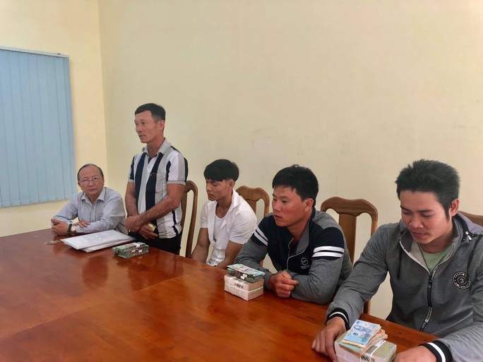 VKSND huyện Bình Chánh bồi thường 820 triệu đồng cho 3 thanh niên bị oan sai - Ảnh 2.