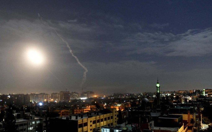 Đằng sau chuyện Israel công khai không kích Syria - Ảnh 1.