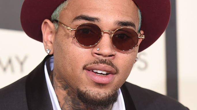 Ca sĩ Chris Brown được thả sau tố cáo hiếp dâm - Ảnh 1.