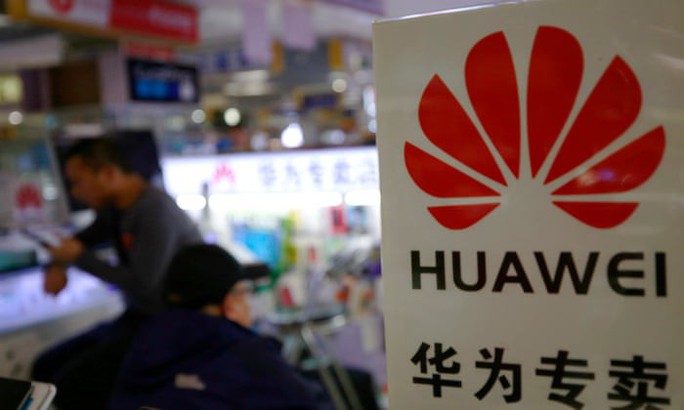 Trước thềm đàm phán với Trung Quốc, Mỹ giáng đòn sốc lên Huawei - Ảnh 1.