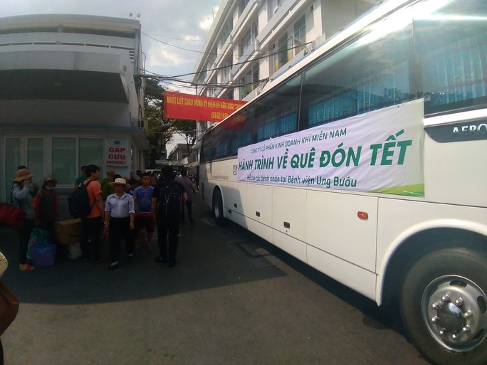 Những chuyến xe làm ấm lòng bệnh nhân ung thư  - Ảnh 6.