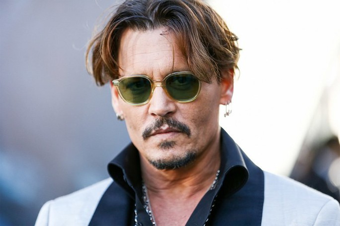 Johnny Depp was kicked off the role of pirate because the salary was too high - Photo 2.