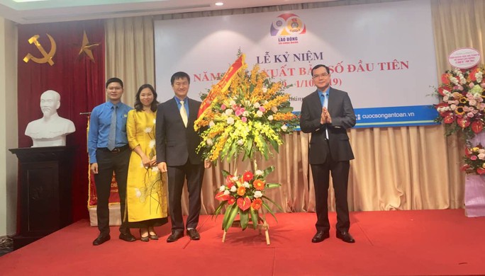 Tạp chí Lao động và Công đoàn Kỷ niệm 90 năm Ngày xuất bản số đầu tiên - Ảnh 3. Tạp chí Lao động và Công đoàn Kỷ niệm 90 năm Ngày xuất bản số đầu tiên - Ảnh 3.