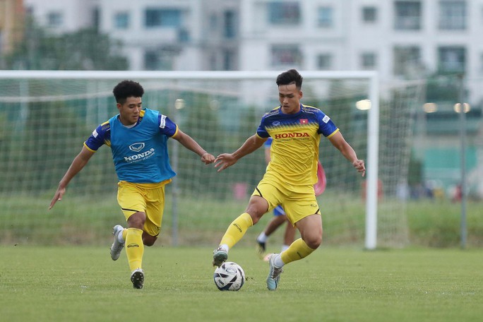 U22 Việt Nam đổi địa điểm tập kín, chờ đối đầu U22 UAE - Ảnh 4. U22 Việt Nam đổi địa điểm tập kín, chờ đối đầu U22 UAE - Ảnh 4.